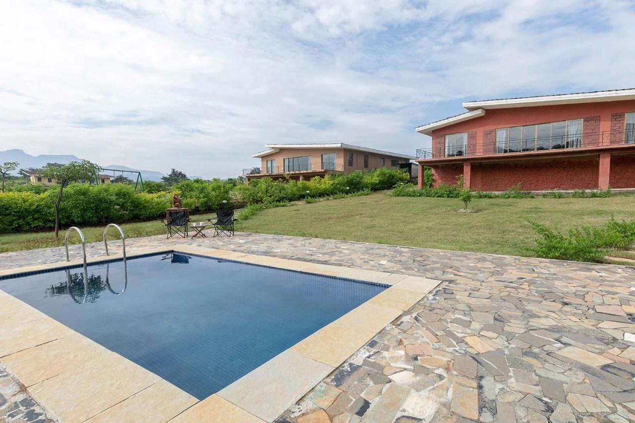 Stayvista'S Shivom Villa 5 - A Serene Escape With Views Of The Valley And Lake Lonavala Esterno foto